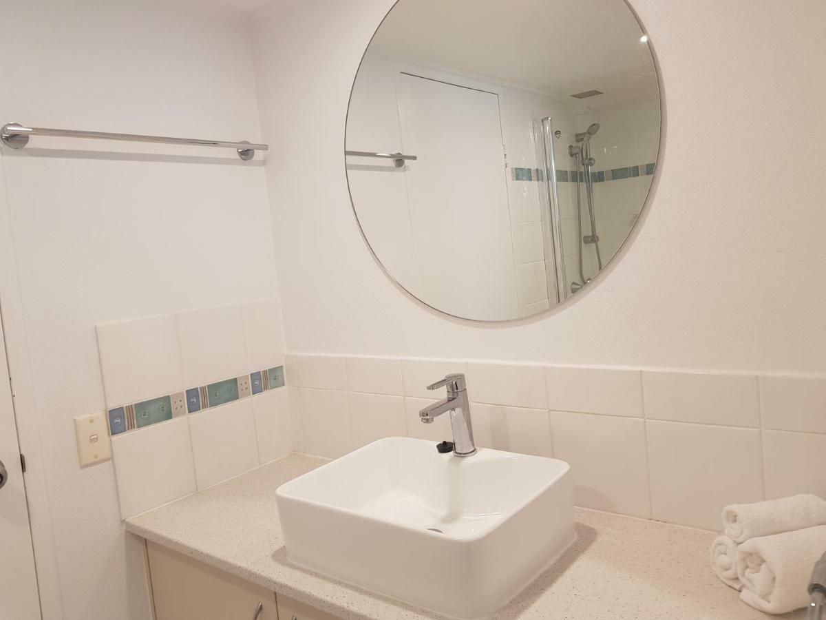 Casablanca Beachfront Apartments Bribie Island North Bagian luar foto